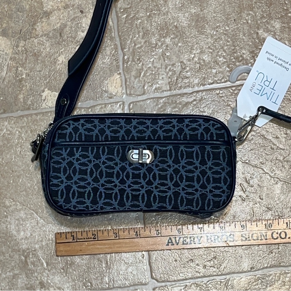 **Last chance** NWT Time and Tru Navy Crossbody Bag - Picture 4 of 9
